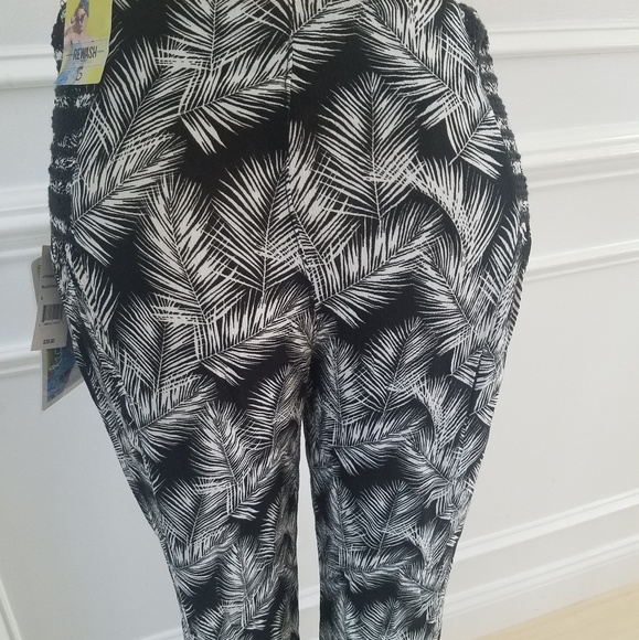 Straight leg pants - Picture 8 of 8